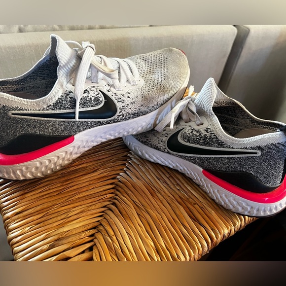 Nike Shoes - Nike woman’s